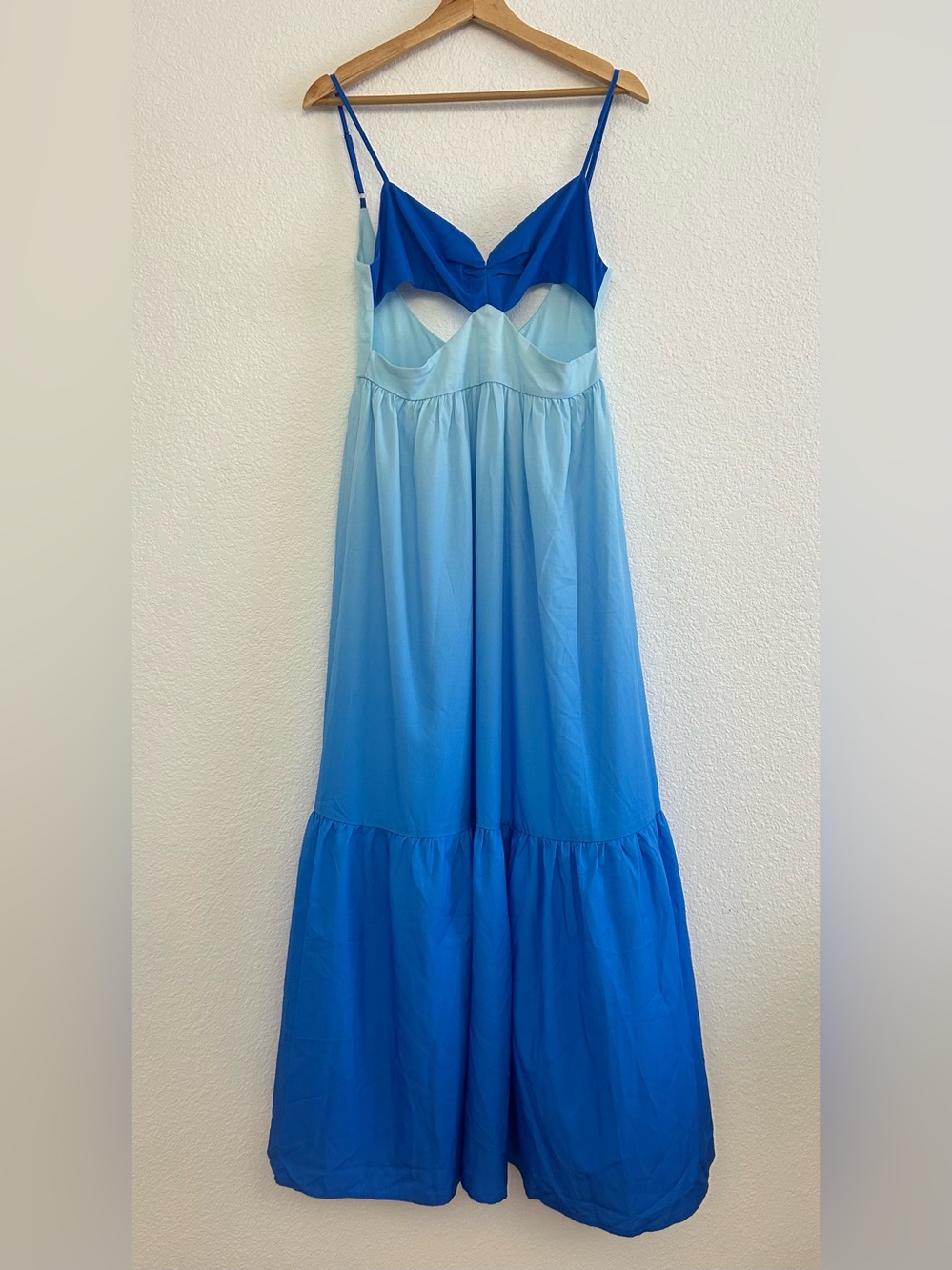 COMMENSE Sz M Backless Cutout Cami Maxi Dress OMBRÉ BLUE LIGHTWEIGHT - Picture 4 of 13